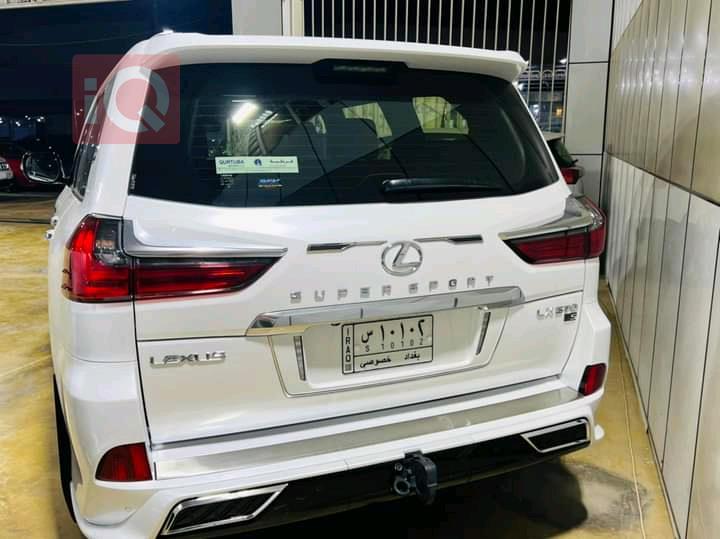 Lexus LX